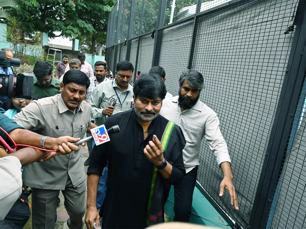 Celebrities Cast Their Votes In Telangana Assembly Elections Photos - Sakshi9