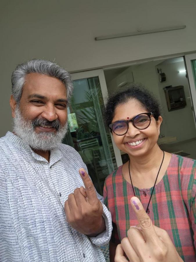 Celebrities Cast Their Votes In Telangana Assembly Elections Photos - Sakshi3