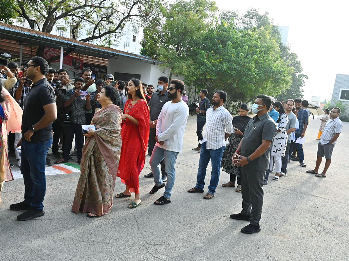 Cine Stars And Celebrities Cast Their Votes In TS Assembly Elections - Sakshi8