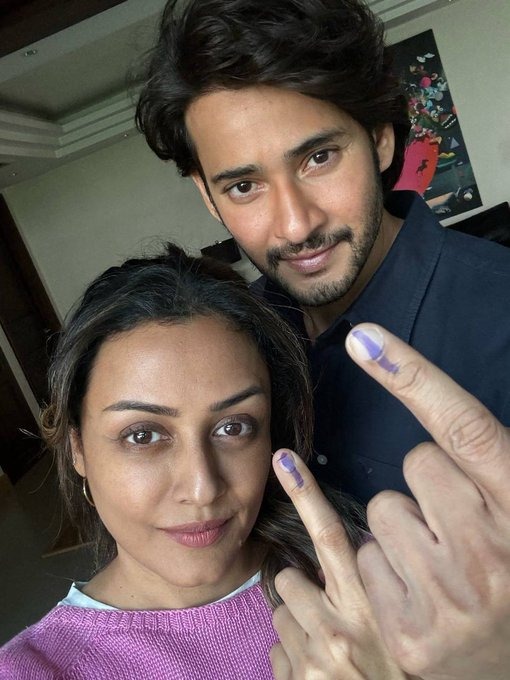 Celebrities Cast Their Votes In Telangana Assembly Elections Photos - Sakshi2