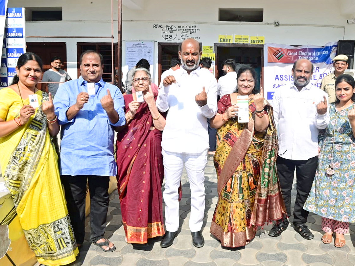 Political Leaders and Officials Cast Their Votes in Telangana Photos - Sakshi8