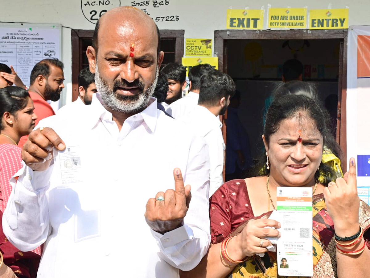 Political Leaders and Officials Cast Their Votes in Telangana Photos - Sakshi9