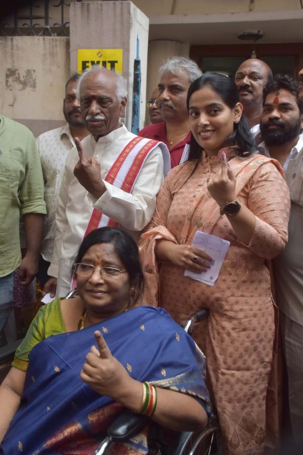 Cine Stars And Celebrities Cast Their Votes In TS Assembly Elections - Sakshi41