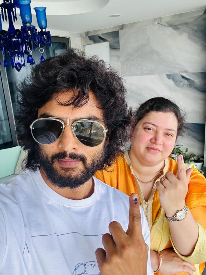 Celebrities Cast Their Votes In Telangana Assembly Elections Photos - Sakshi25