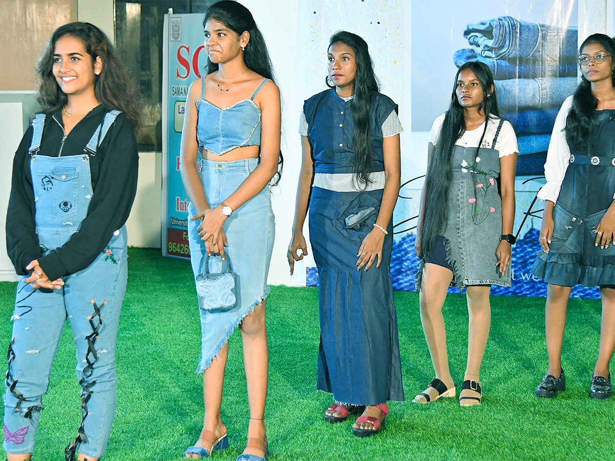 Ramp Walk in college students - Sakshi1