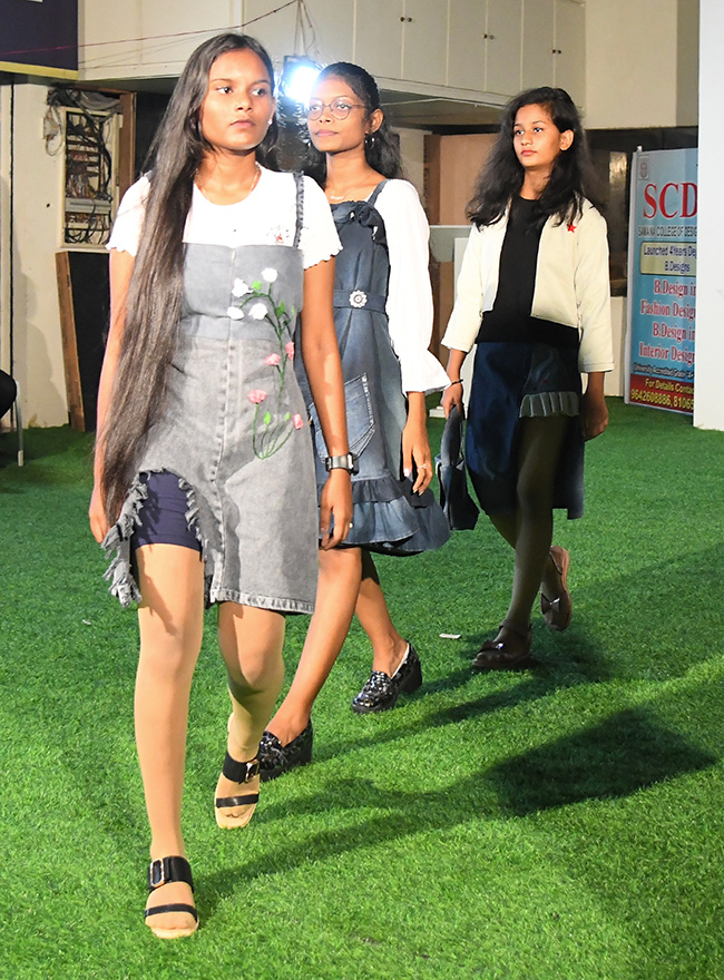 Ramp Walk in college students - Sakshi5