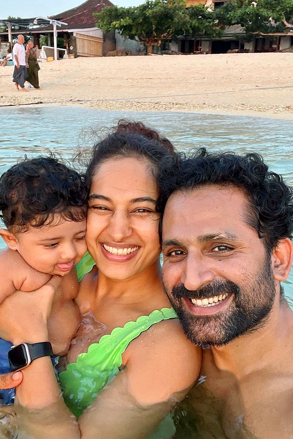 Pooja Ramachandran Enjoys With FamilyVacation In Beach Photos - Sakshi10