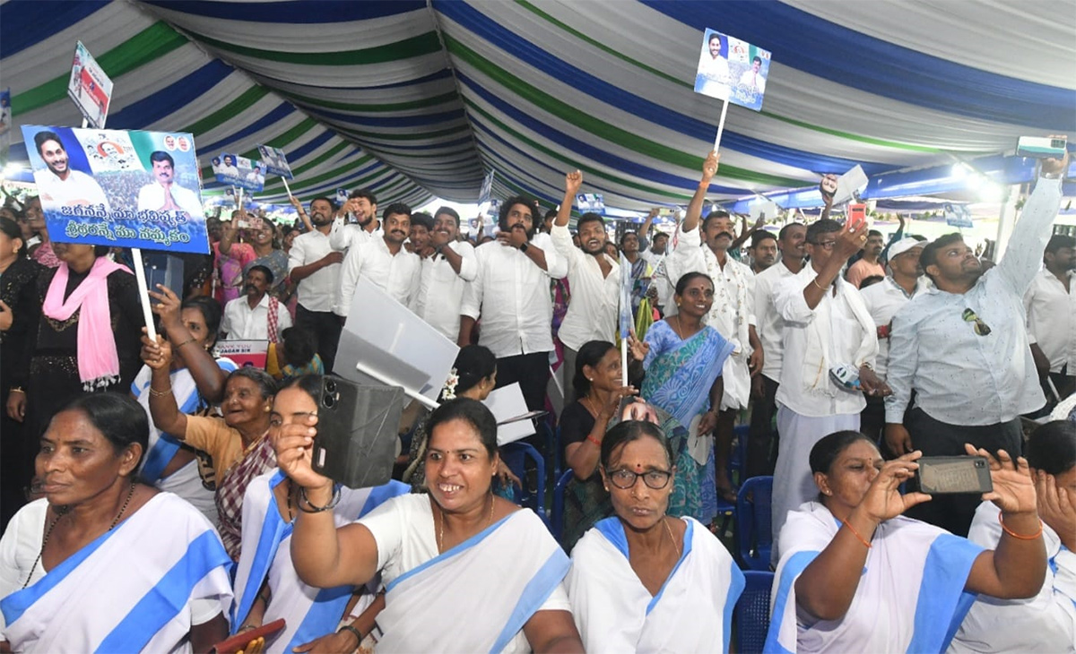 YSR Rythu Bharosa Program At Puttaparthi Photos - Sakshi8