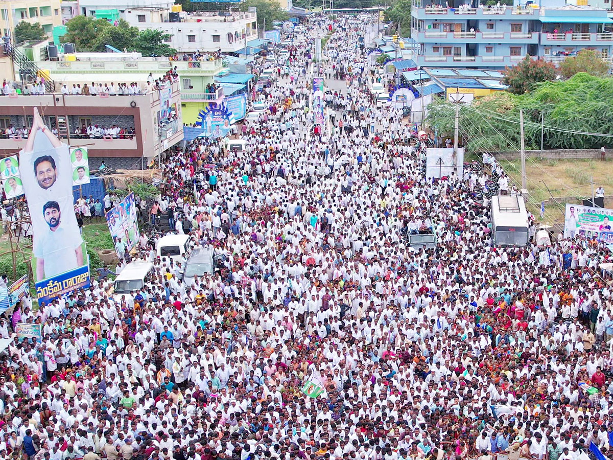 YSR Rythu Bharosa Program At Puttaparthi Photos - Sakshi1