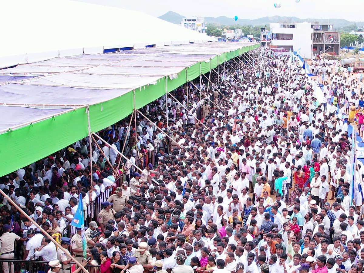 YSR Rythu Bharosa Program At Puttaparthi Photos - Sakshi4