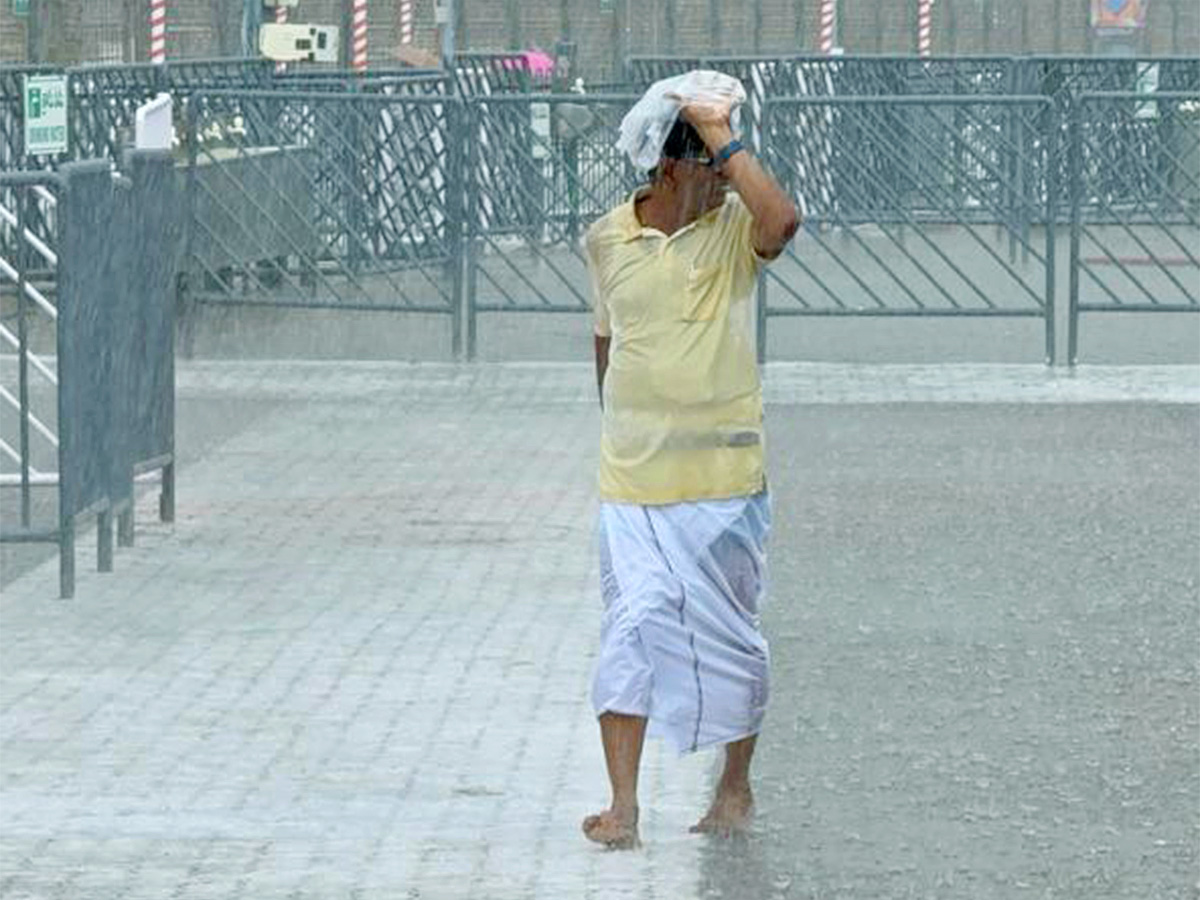 heavy rains rain in tirumala pics - Sakshi10