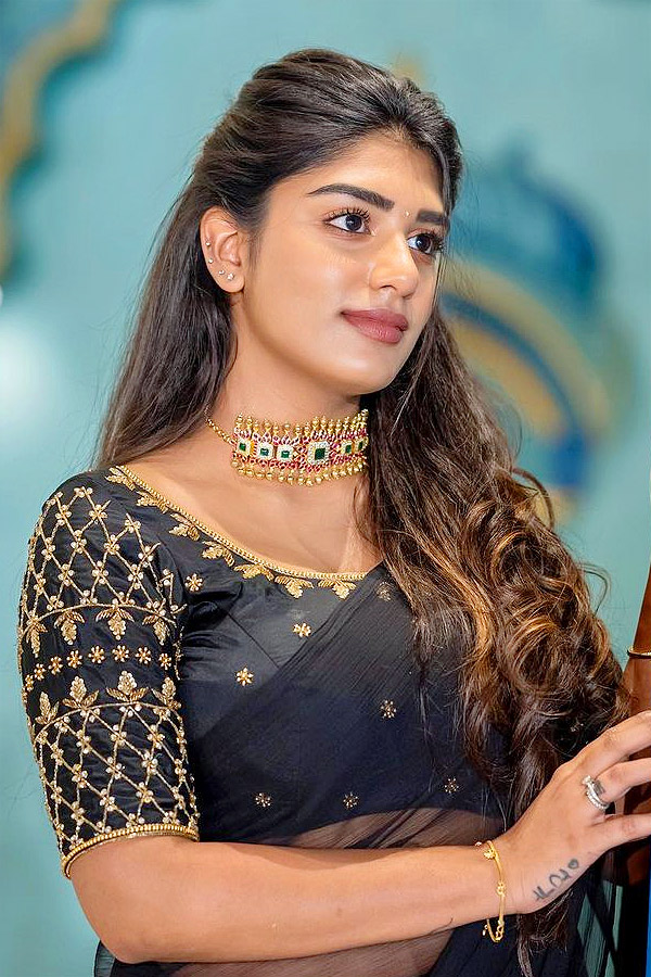 Actress Surekha Vani Daughter Supritha Latest Stunning Photos - Sakshi5