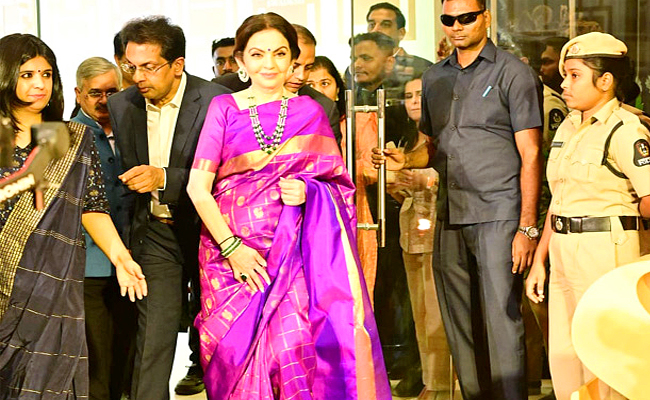 Nita Ambani launches first Swadesh handicrafts store in Hyderabad PHotos - Sakshi10