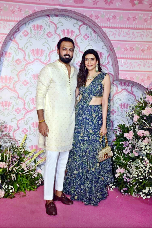 Katrina Kaif, Salman Khan and Other Bollywood Celebrities Grace Ramesh Taurani Diwali Bash Photos - Sakshi11