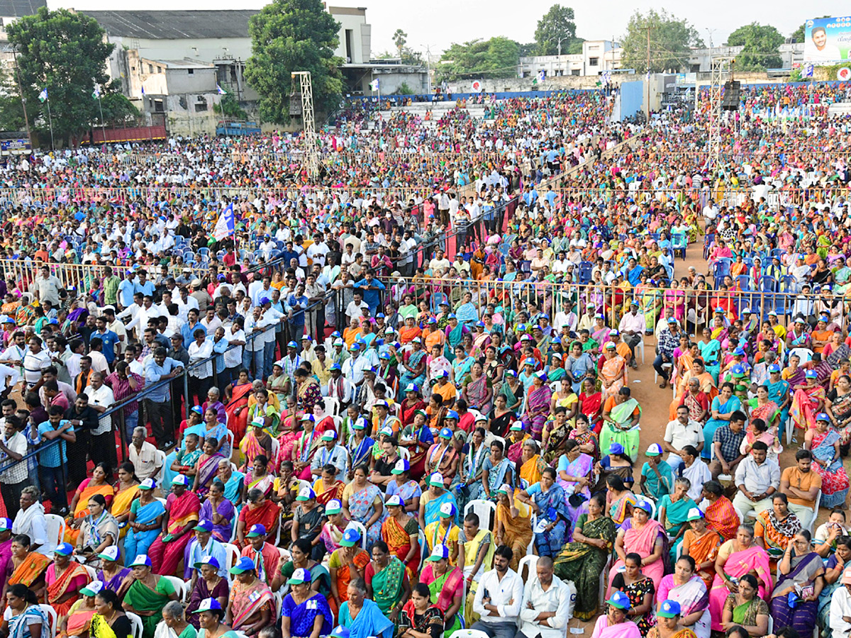 YSRCP Samajika Sadhikara Bus Yatra Photos - Sakshi12