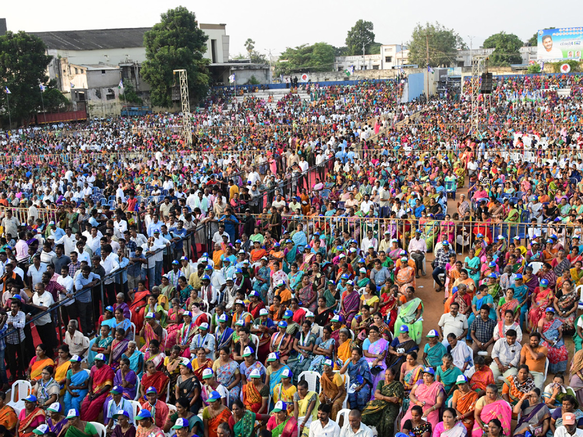 YSRCP Samajika Sadhikara Bus Yatra Photos - Sakshi14