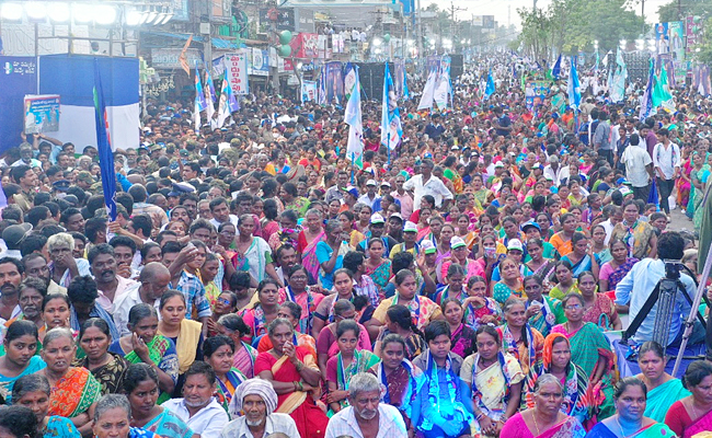 YSRCP Samajika Sadhikara Bus Yatra Photos - Sakshi6