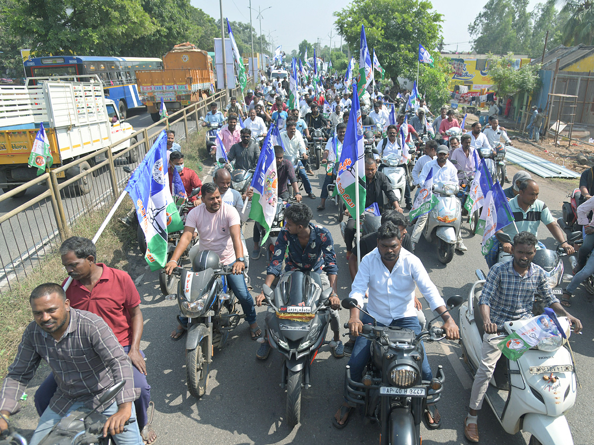 YSRCP Samajika Sadhikara Bus Yatra Photos - Sakshi8