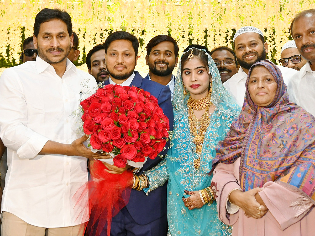 CM Jagan Attends AP Legislative Council Deputy Chairman Zakia Khanam Son Wedding - Sakshi1