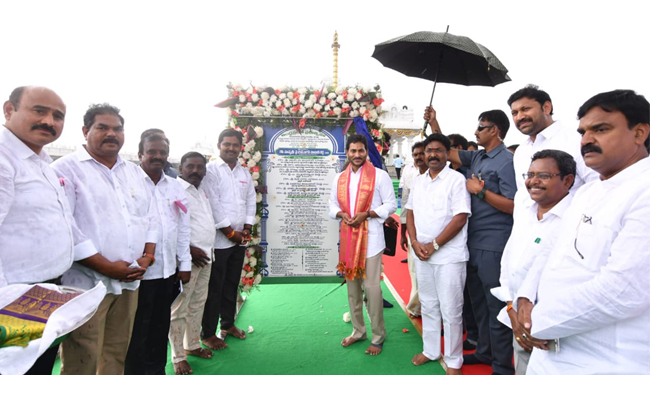 CM Jagan Pulivendula Tour Photos - Sakshi22