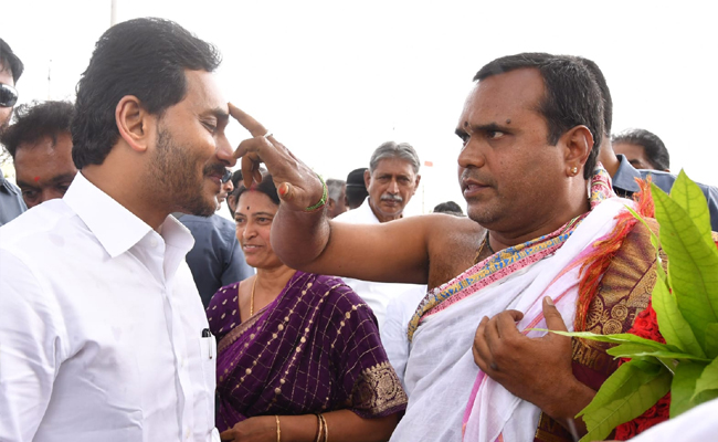 CM Jagan Pulivendula Tour Photos - Sakshi23