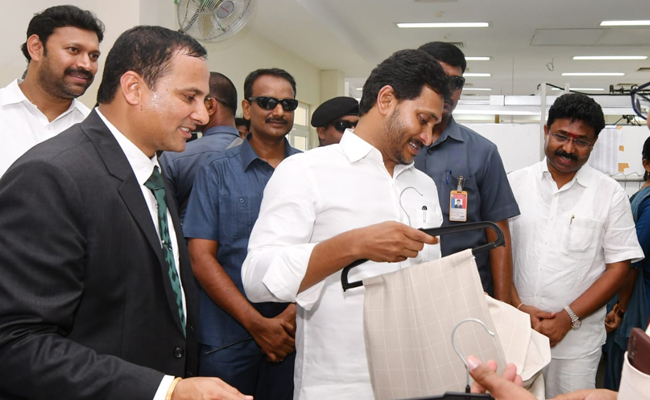 CM Jagan Pulivendula Tour Photos - Sakshi24