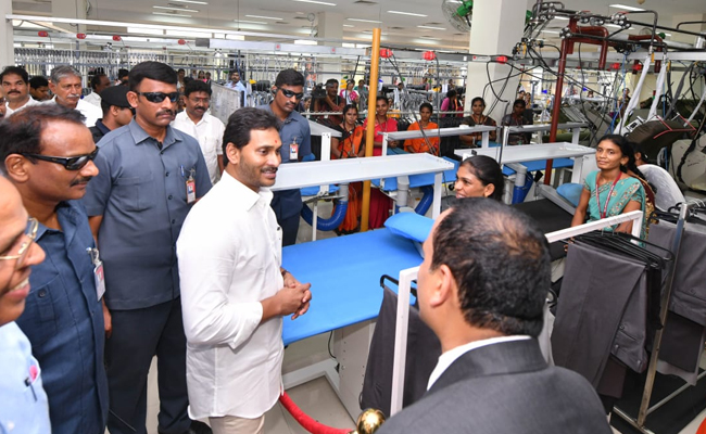 CM Jagan Pulivendula Tour Photos - Sakshi28