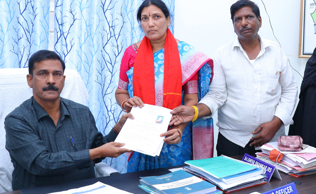 Telangana Political Leaders File Election Nomination Papers Photos - Sakshi17