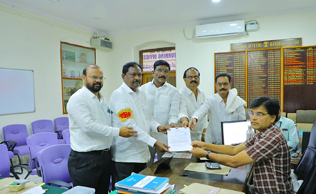 Telangana Political Leaders File Election Nomination Papers Photos - Sakshi7