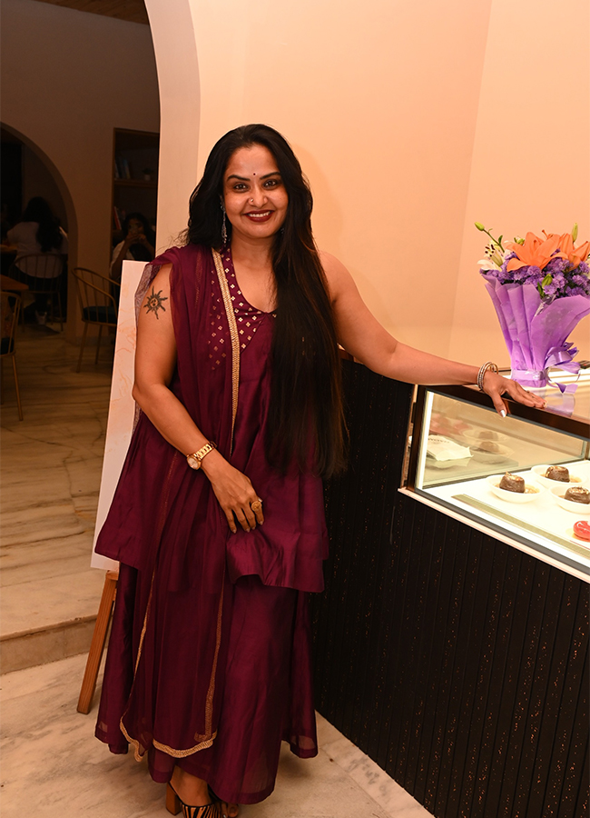 naomi cafe in banjara hills hyderabad - Sakshi4