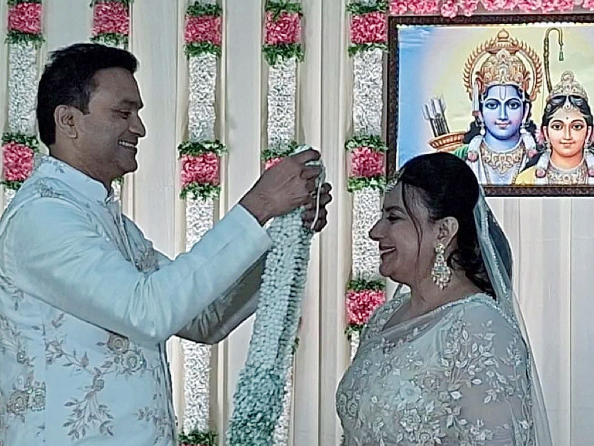 Actress Pooja Gandhi Gets Married To Vijay Ghorpade PHotos - Sakshi4