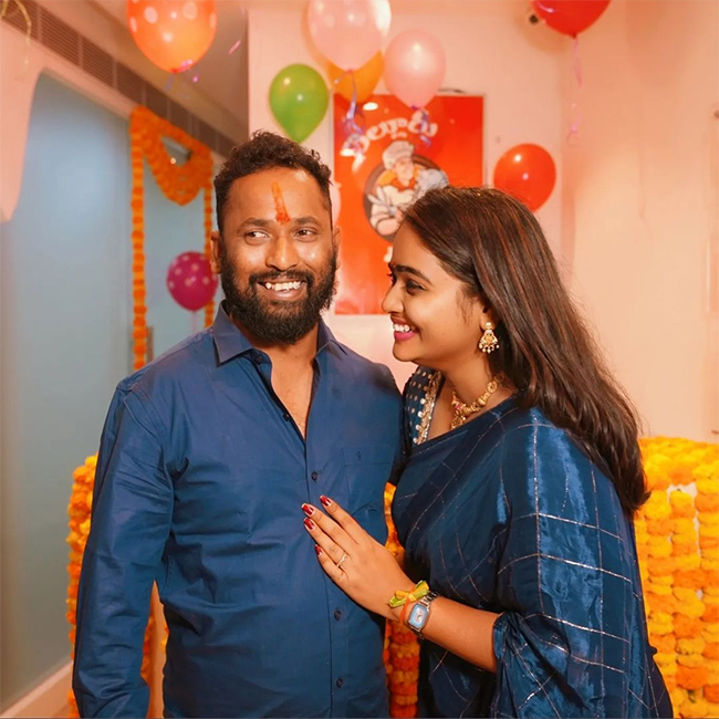 Jabardasth Comedian Kiraak RP marriage with Lakshmi Prasanna - Sakshi14