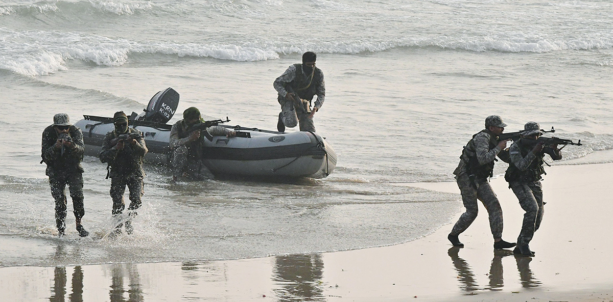 navy day celebration in visakhapatnam photos - Sakshi15