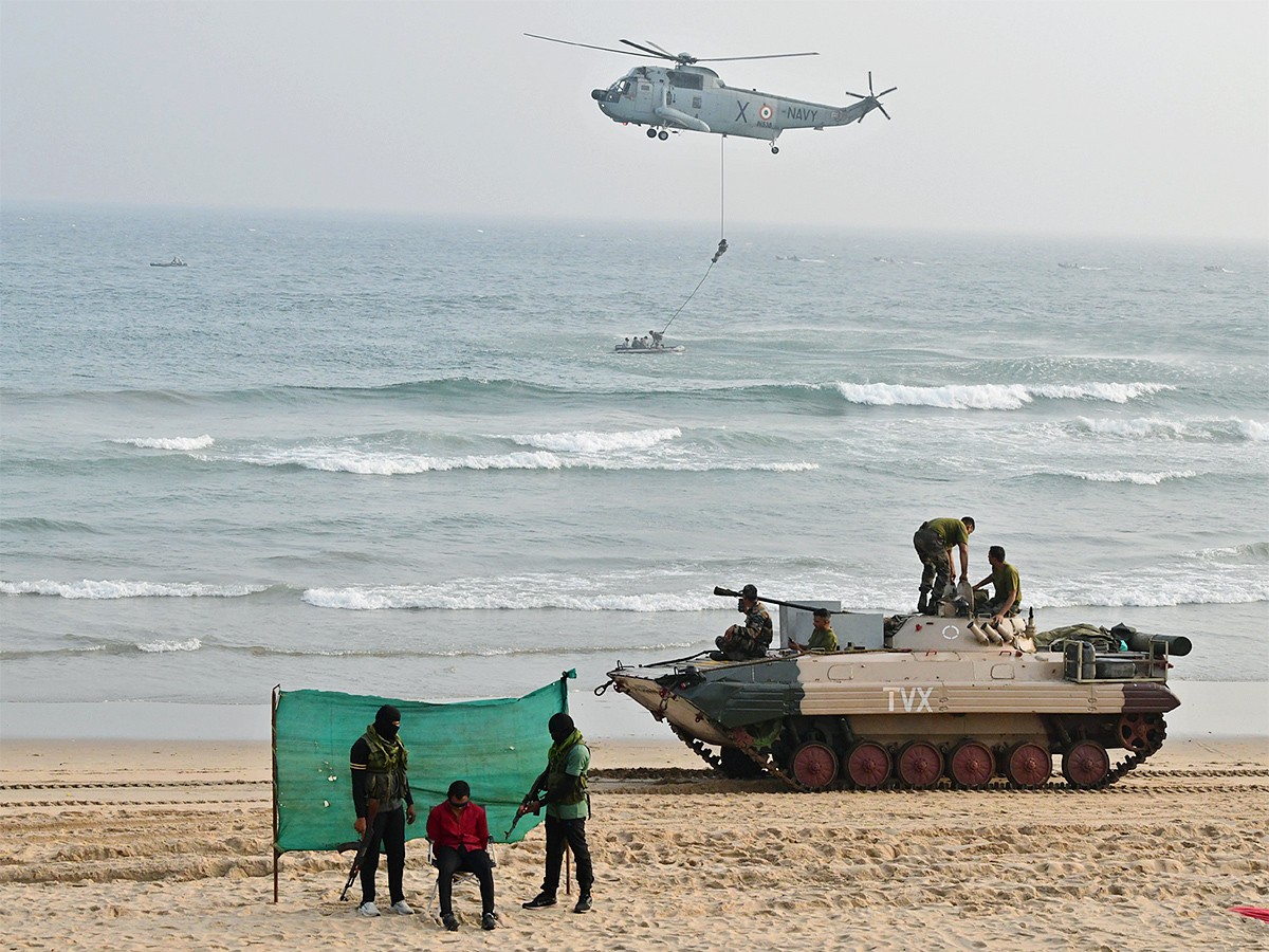 navy day celebration in visakhapatnam photos - Sakshi4