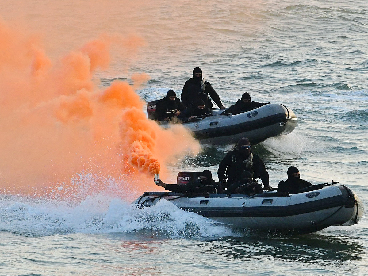 Navy Day Celebration 2023 Visakhapatnam Photos - Sakshi18