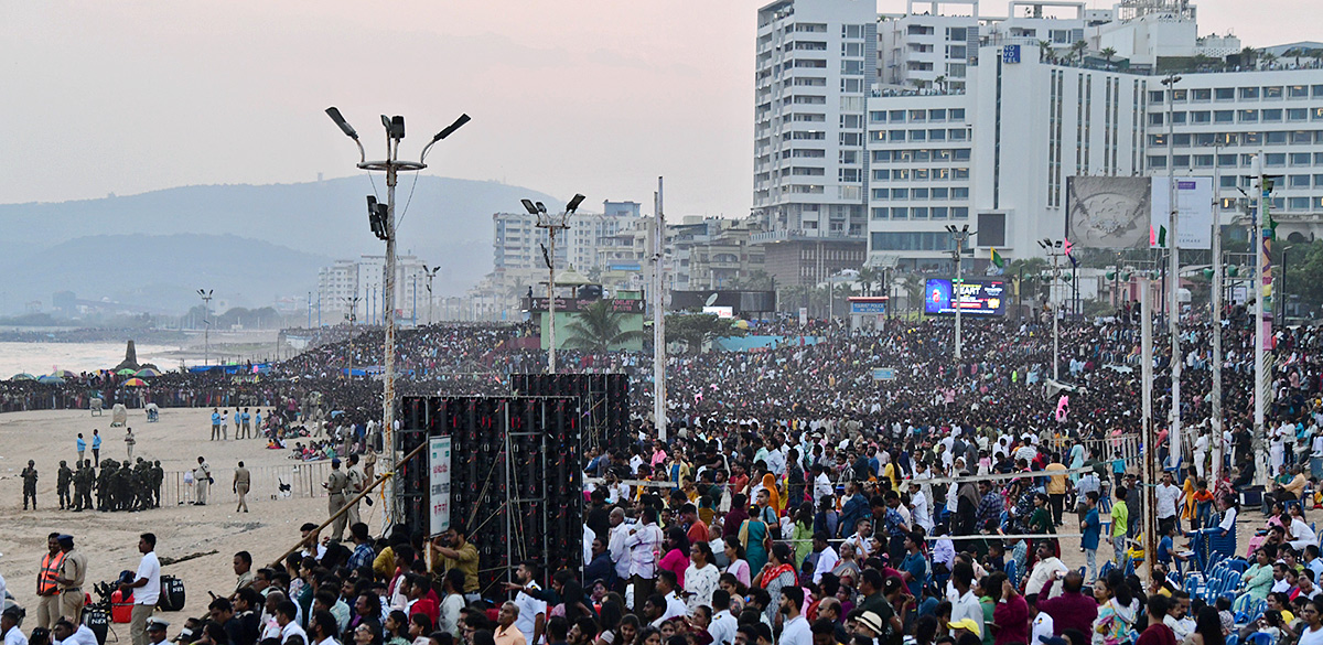 Navy Day Celebration 2023 Visakhapatnam Photos - Sakshi66