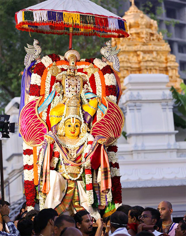 Hare Krishna Golden Temple brahmotsavam Banjara Hills - Sakshi11