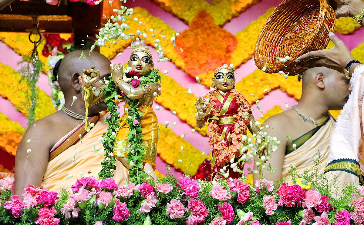 Hare Krishna Golden Temple brahmotsavam Banjara Hills - Sakshi19