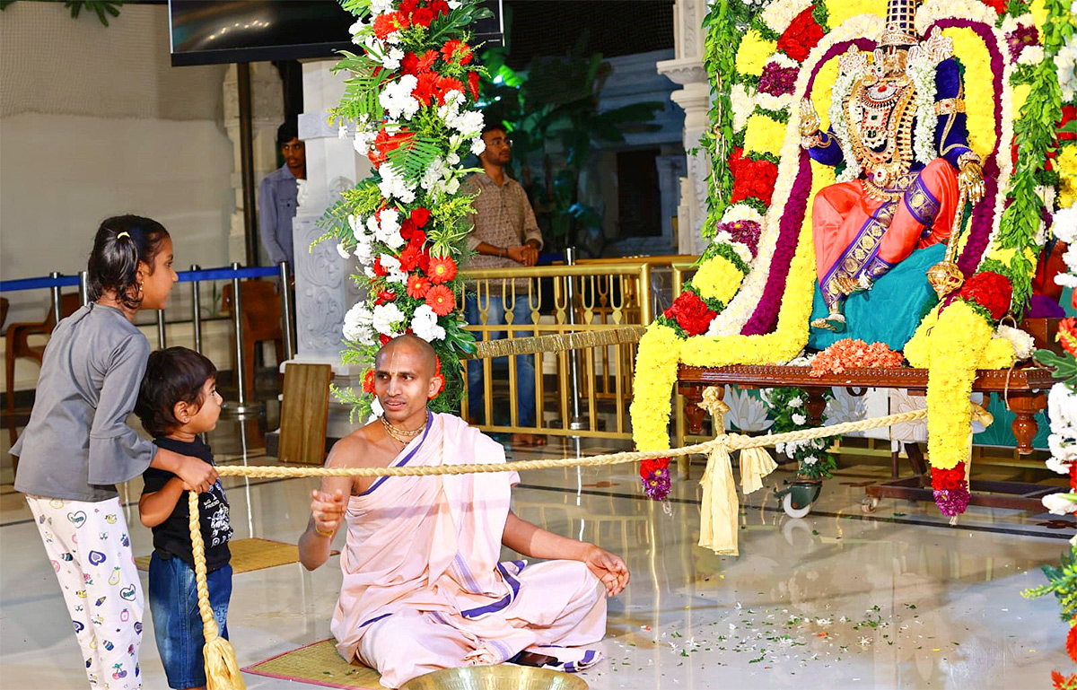 Hare Krishna Golden Temple brahmotsavam Banjara Hills - Sakshi3