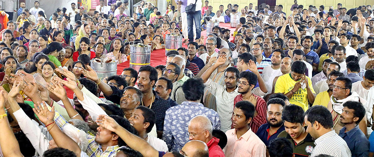 Hare Krishna Golden Temple brahmotsavam Banjara Hills - Sakshi7