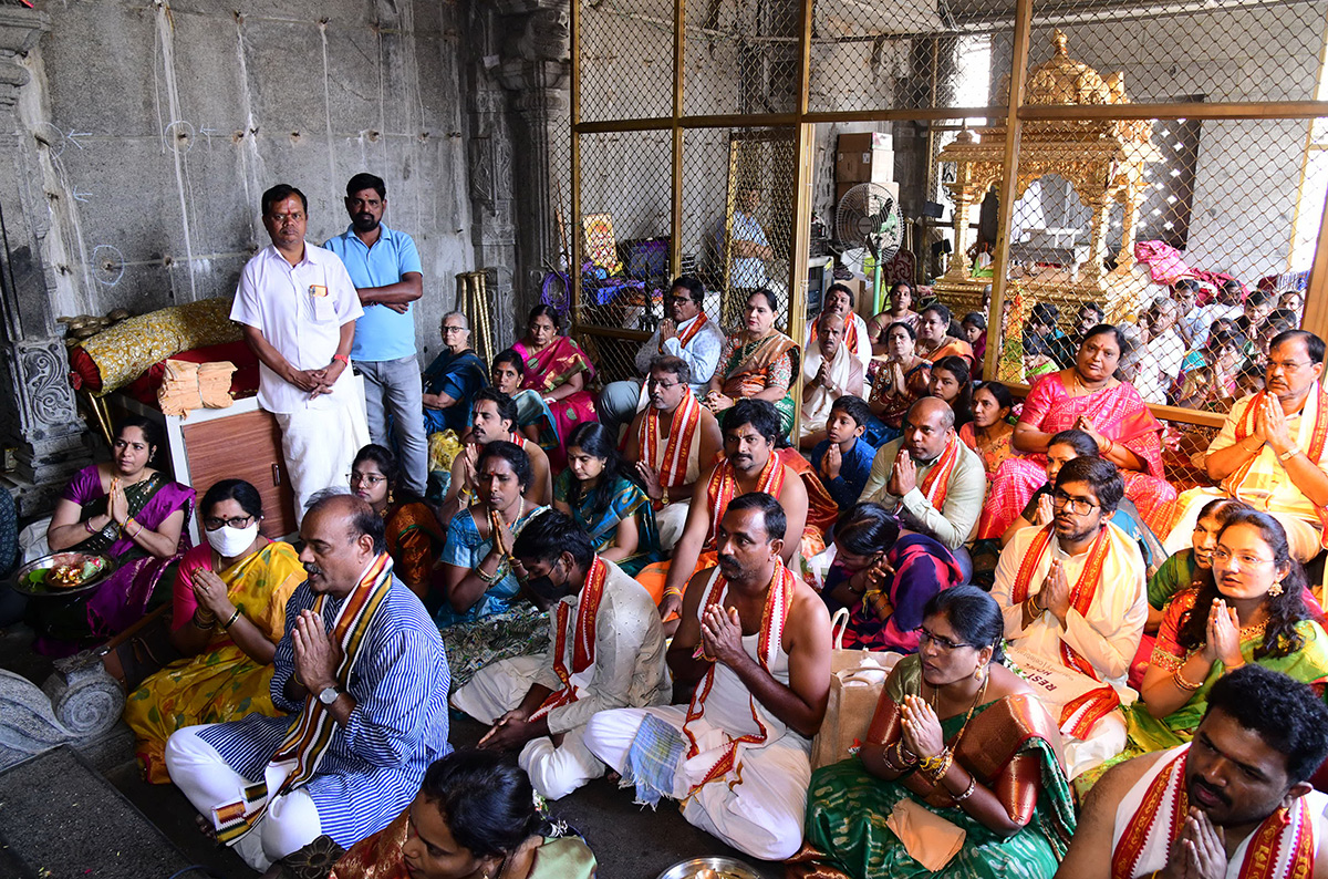 Huge Devotees Rush At Yadadri Lakshmi Narasimha Swamy - Sakshi28