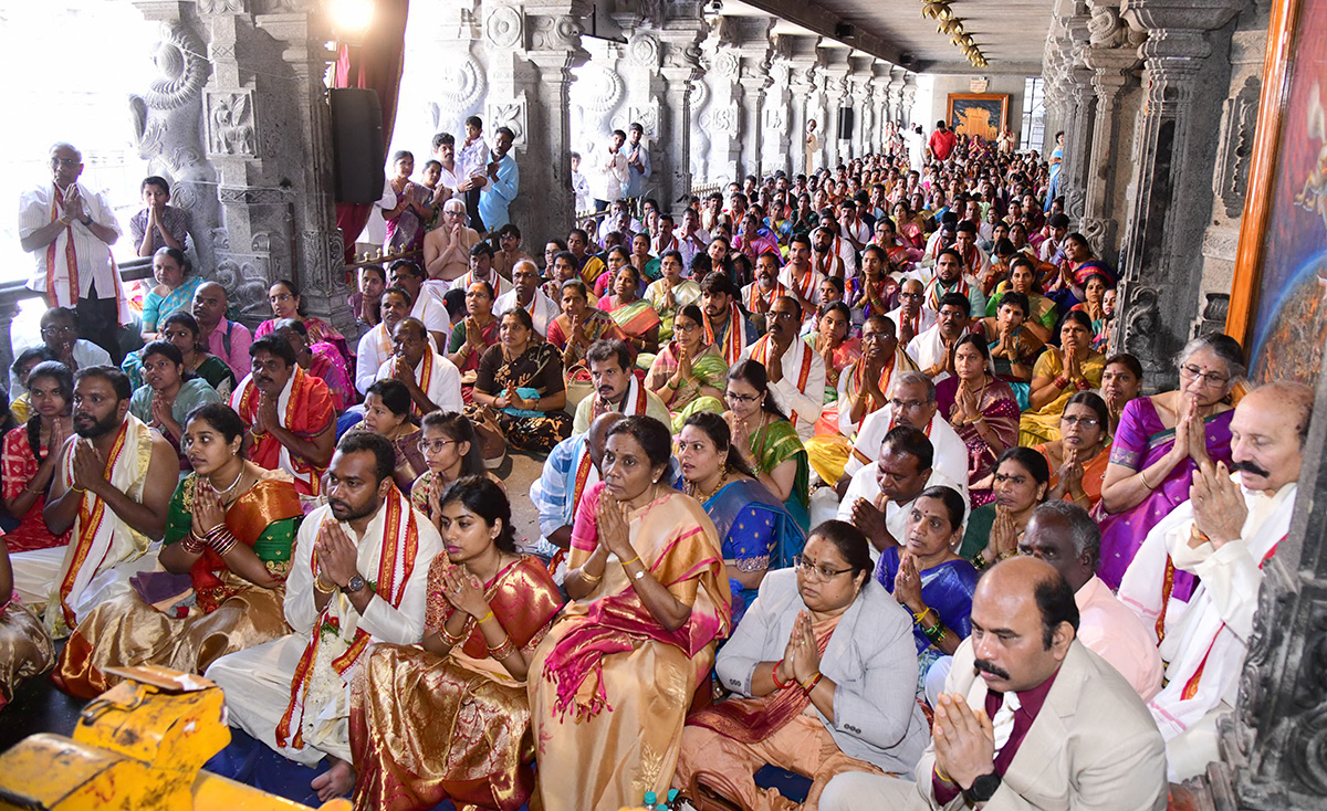 Huge Devotees Rush At Yadadri Lakshmi Narasimha Swamy - Sakshi29