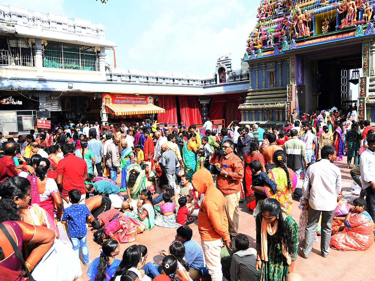 Huge Rush of Devotees at Vijayawada Kanaka Durga temple - Sakshi12