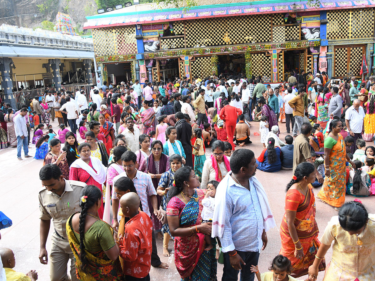 Huge Rush of Devotees at Vijayawada Kanaka Durga temple - Sakshi9