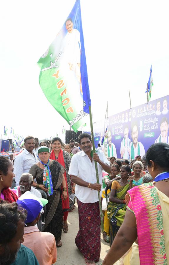 ysrcp samajika sadhikara bus yatra kamalapuram photos - Sakshi12