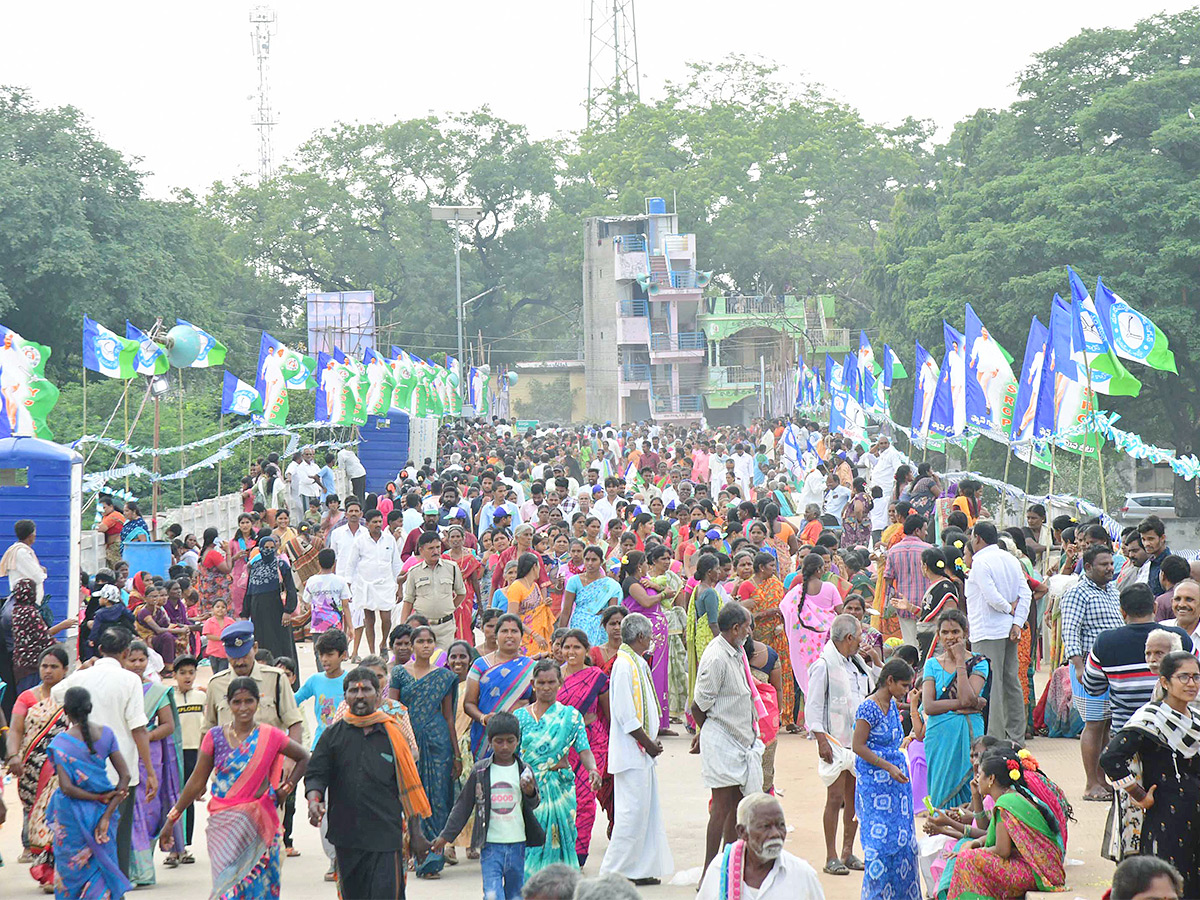 ysrcp samajika sadhikara bus yatra kamalapuram photos - Sakshi19