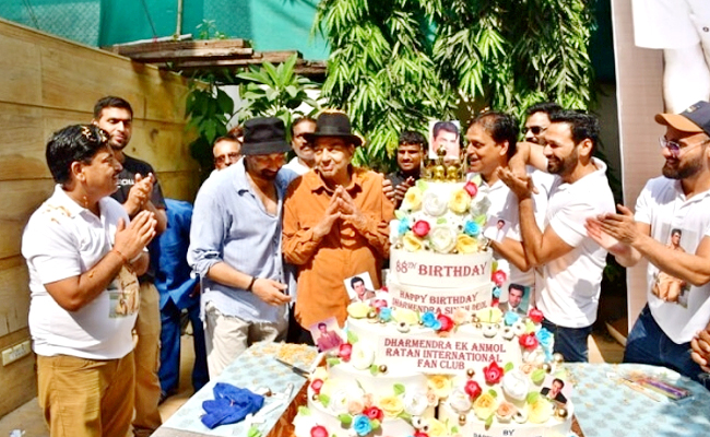 Dharmendra Celebrates His 88th Birthday With Giant 7-tier Cake With Sunny Deol Photos - Sakshi6