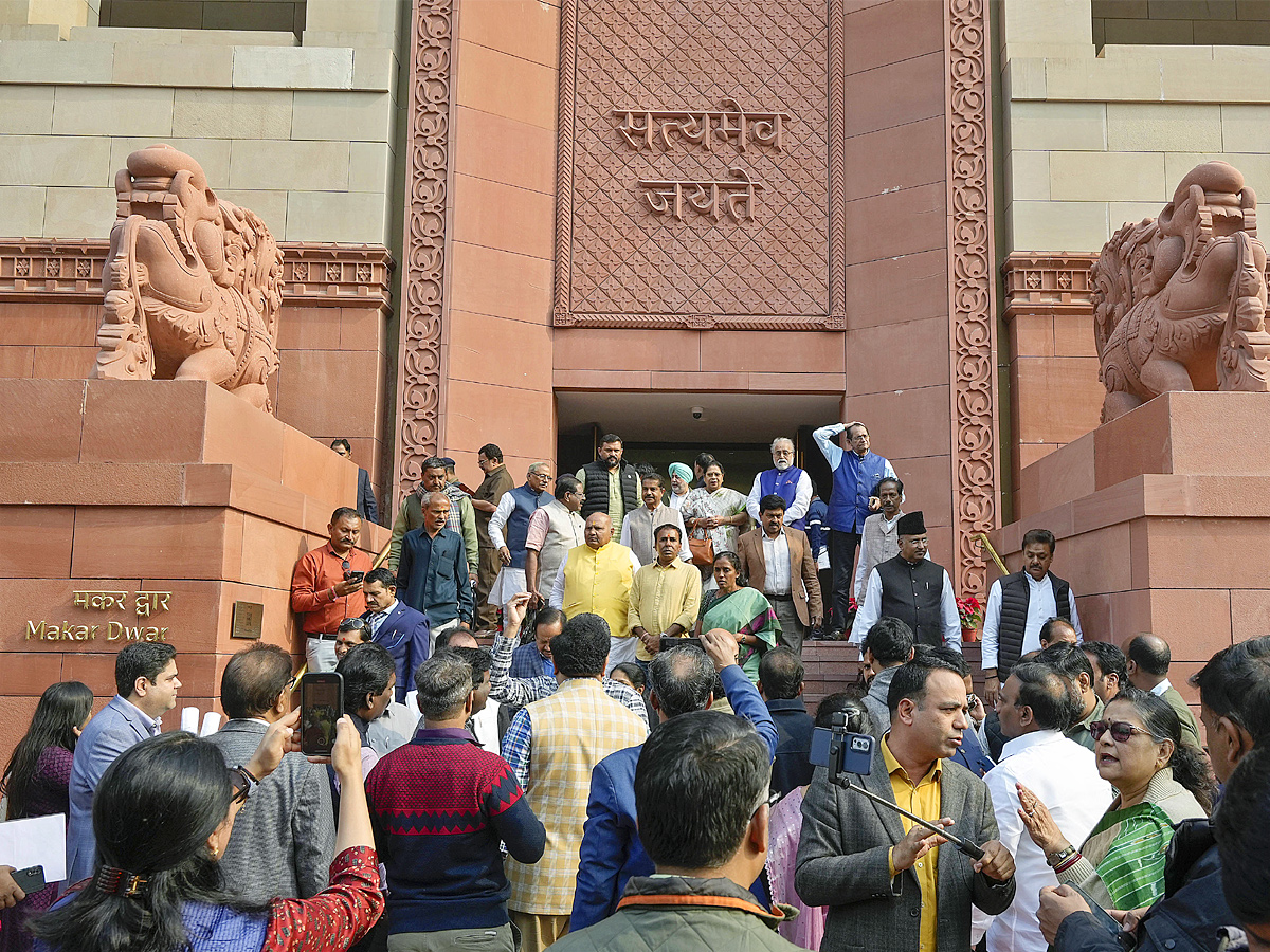 Lok Sabha security breach on Parliament attack anniversary Photos - Sakshi5