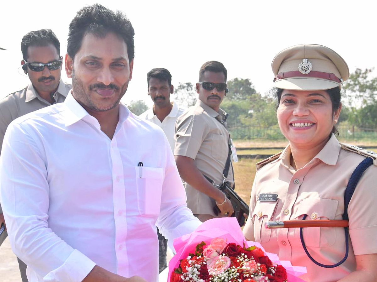 CM YS Jagan Grand Entry At srikakulam Photos - Sakshi9