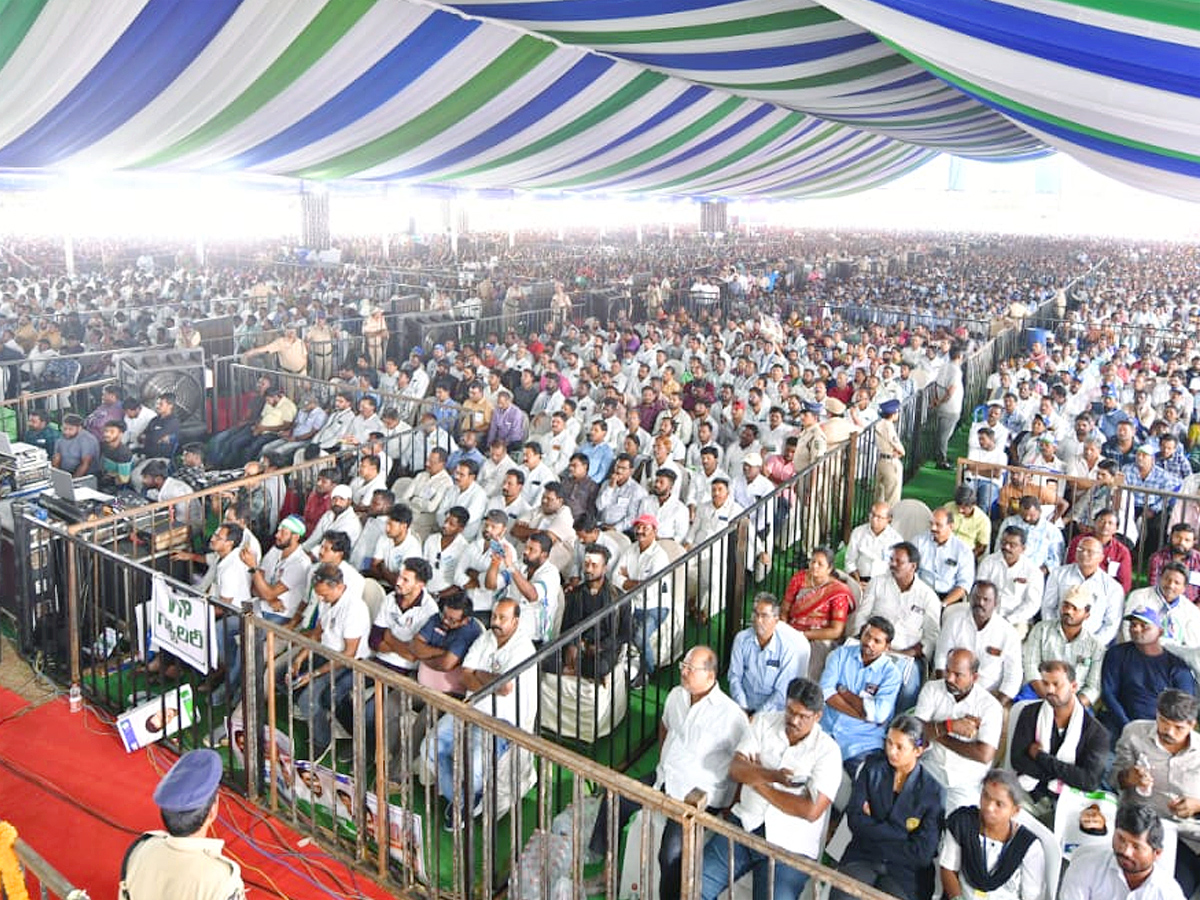 CM YS Jagan Grand Entry At srikakulam Photos - Sakshi21